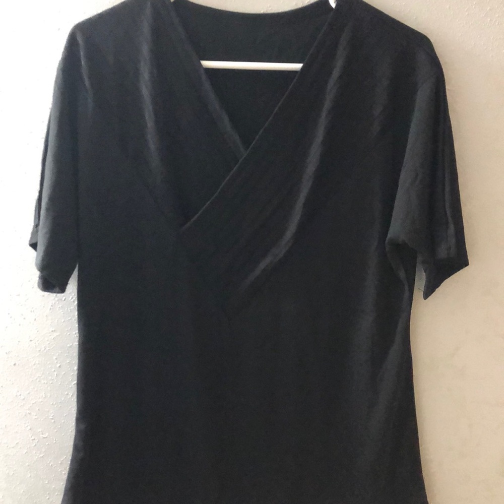 Black short sleeve cross over v neck shirt